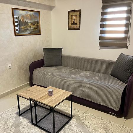 Apartment Helena Airport Podgoriçe Dış mekan fotoğraf