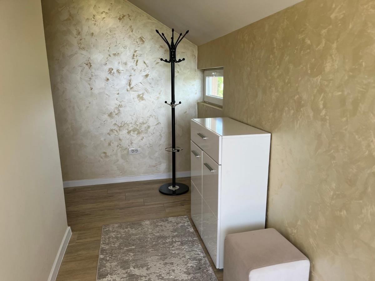 Apartment Helena Airport Podgoriçe Dış mekan fotoğraf